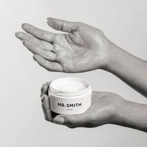 NIB Mr. Smith Creme 2.7oz Flexible Hold and natural movement add‎ shine